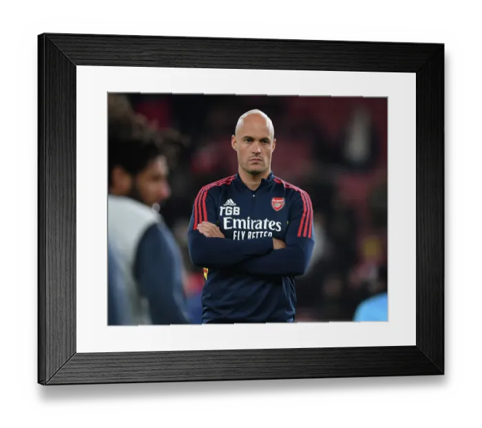 Framed Print : Arsenal vs Juventus: Behind the Scenes with Arsenal Nutritionist Tom Geeson-Brown Framed Print : Arsenal vs Juventus: Behind the Scenes with Arsenal Nutritionist Tom Geeson-Brown