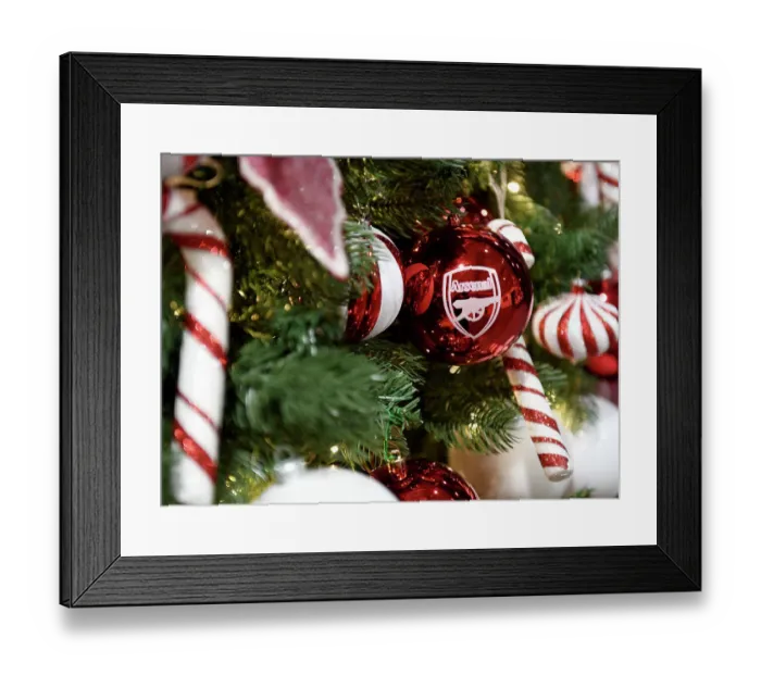 Framed Print : Arsenal vs Juventus: Emirates Stadium's Festive Atmosphere