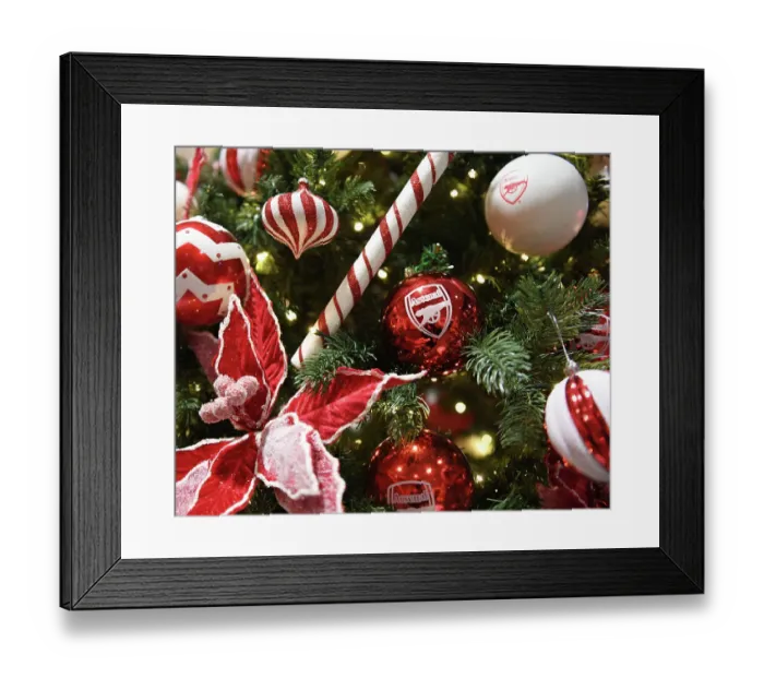 Framed Print : Arsenal vs Juventus: Emirates Stadium Transformed for a Christmas Showdown