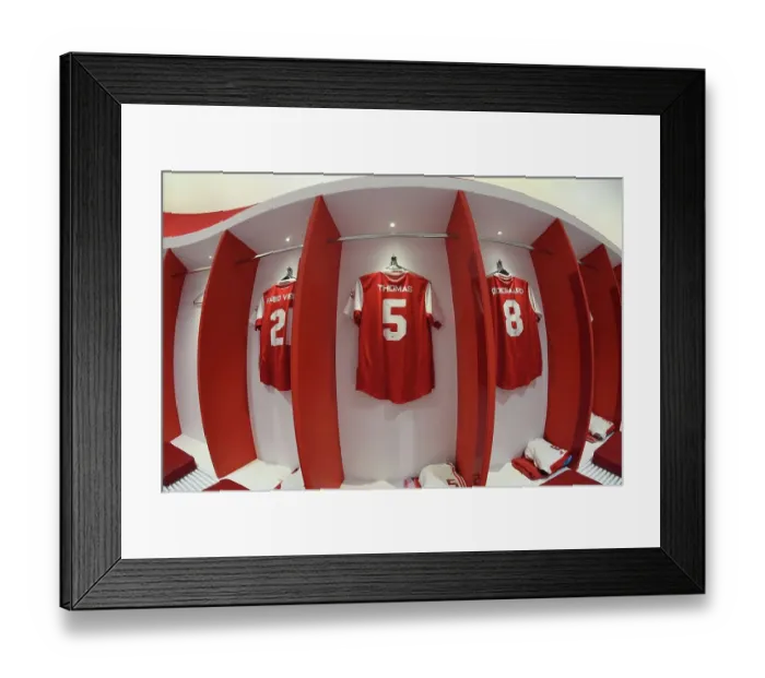 Framed Print : Arsenal Changing Room: Fabio Vieira, Thomas Partey, and Martin Odegaard Ahead of Arsenal vs Juventus (2022-23)
