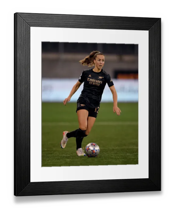 Framed Print : Arsenal Women Battle FC Zürich in UEFA Champions League Group C Showdown
