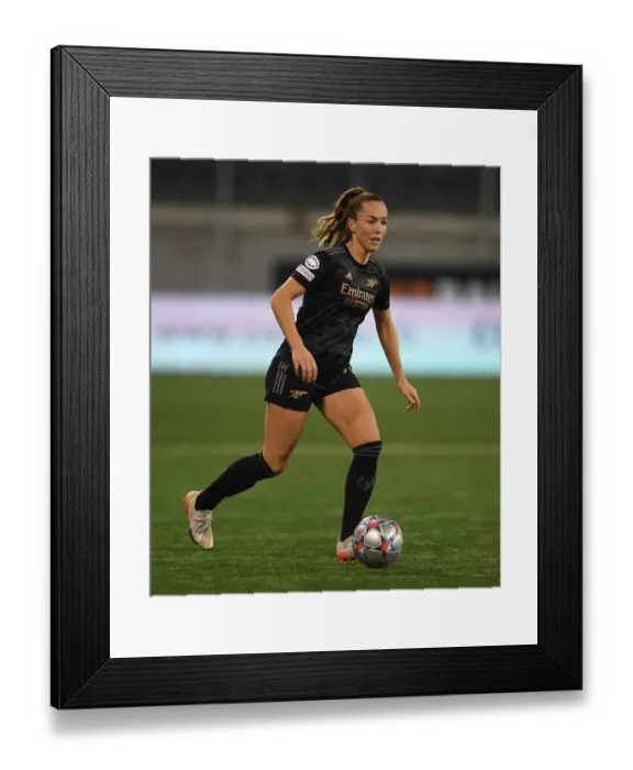 Framed Print : Arsenal Women Battle FC Zürich in UEFA Champions League Group C Showdown