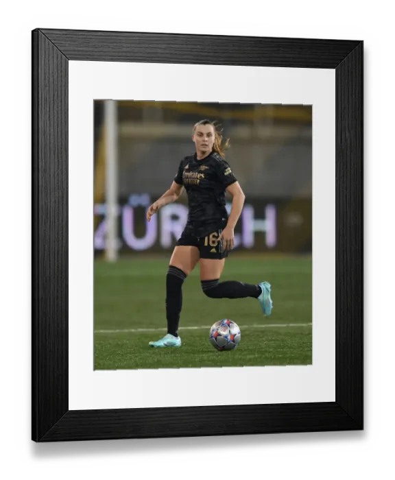 Framed Print : Arsenal Women Battle FC Zürich in UEFA Champions League Showdown