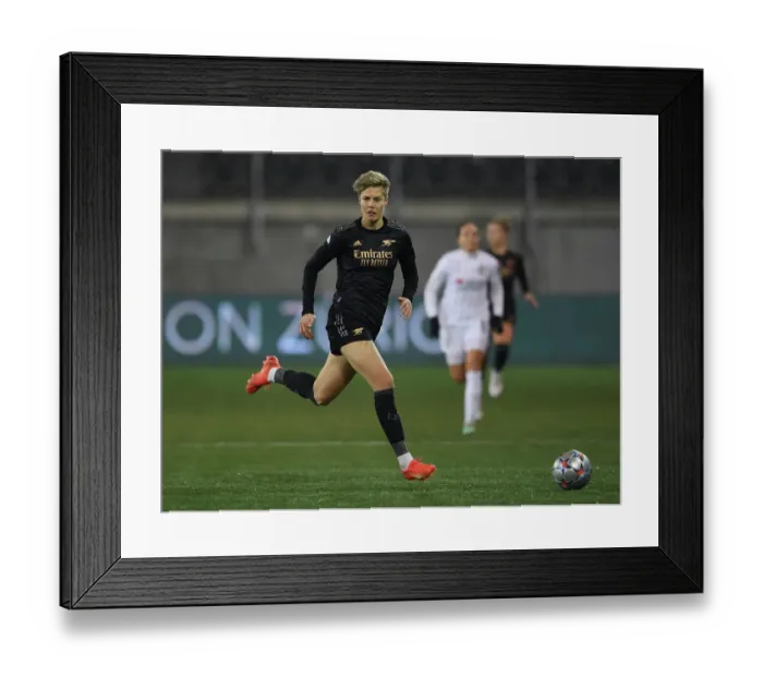 Framed Print : Arsenal Women Take on FC Zürich in UEFA Champions League Clash