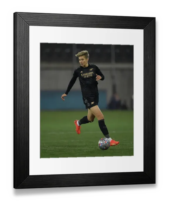 Framed Print : Arsenal Women Face FC Zürich in UEFA Champions League Clash Framed Print : Arsenal Women Face FC Zürich in UEFA Champions League Clash