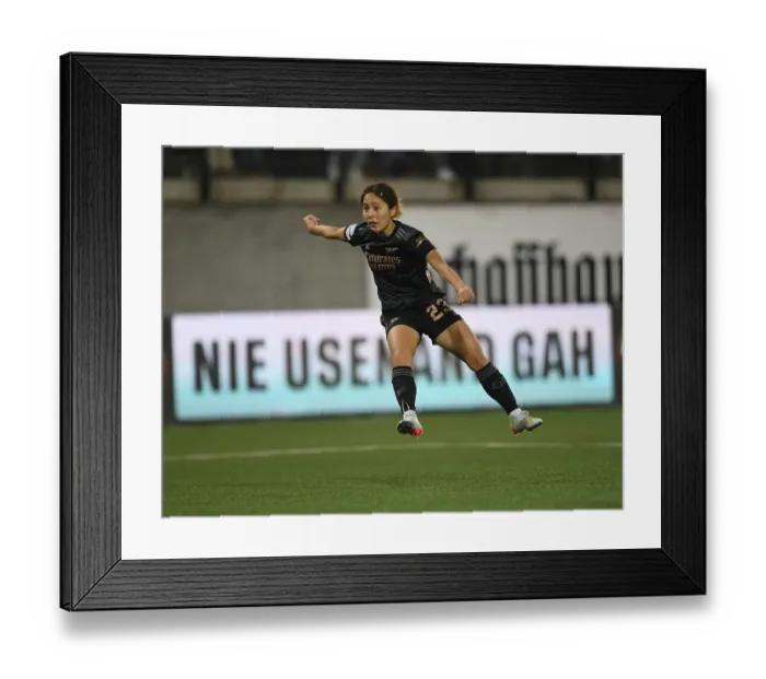 Framed Print : Mana Iwabuchi Scores Nineth Goal: Arsenal Women Crush FC Zurich in UEFA Champions League