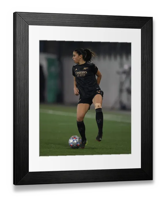 Framed Print : Arsenal Women vs FC Zurich: Rafaelle Souza in Action in the UEFA Champions League