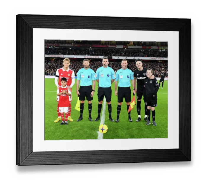 Framed Print : Arsenal vs. West Ham: Premier League Clash - Captains Pre-Match Handshake (December 2022) Framed Print : Arsenal vs. West Ham: Premier League Clash - Captains Pre-Match Handshake (December 2022)