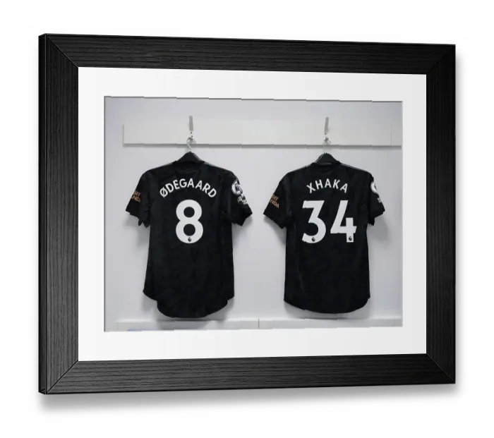 Framed Print : Arsenal FC: Pre-Match Preparation - Brighton & Hove Albion vs Arsenal, Premier League 2022-23
