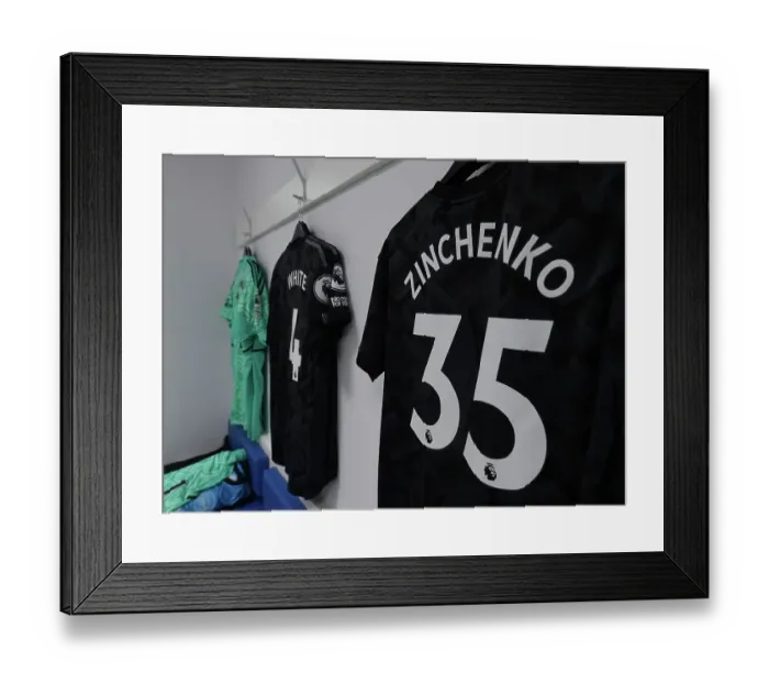Framed Print : Arsenal's Zinchenko Shirt in Arrival State at Brighton's American Express Community Stadium