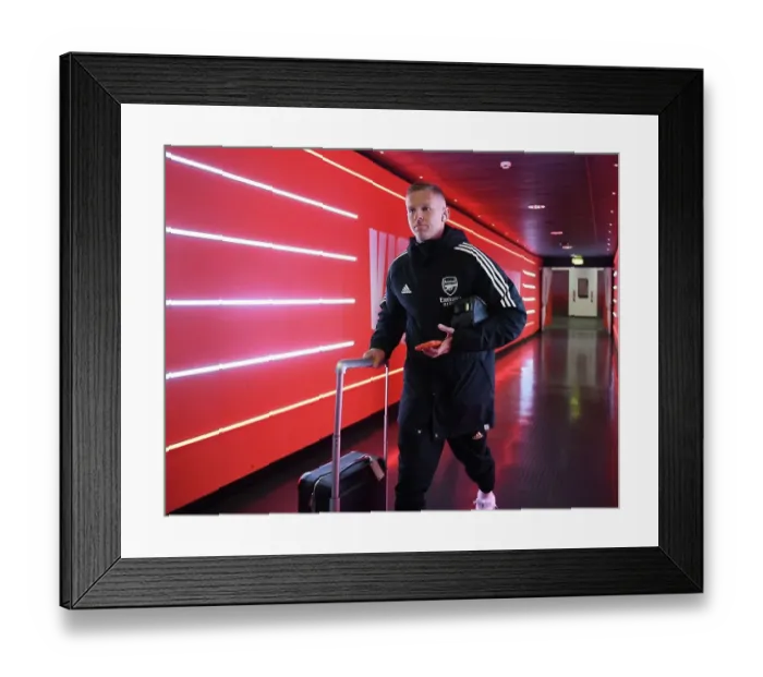 Framed Print : Arsenal's Oleksandr Zinchenko Gears Up for Newcastle United Clash in Premier League