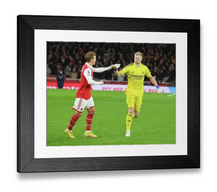 Framed Print : Arsenal's Martin Odegaard and Aaron Ramsdale in Action against Newcastle United - Premier League 2022-23