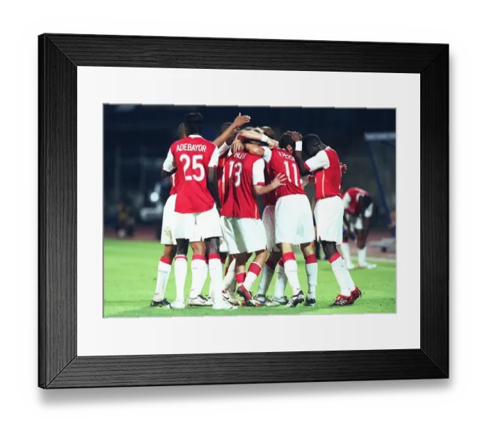 Framed Print : The Arsenal team celebrate the 2nd goal, scored by Robin van Persie Framed Print : The Arsenal team celebrate the 2nd goal, scored by Robin van Persie