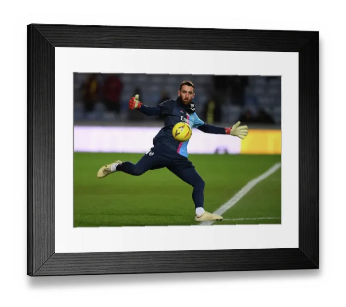 Framed Print : Arsenal's Matt Turner Prepares for FA Cup Battle against Oxford United
