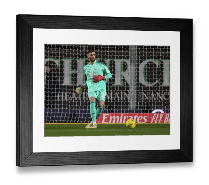 Framed Print : Arsenal's Matt Turner in Action against Oxford United in FA Cup Third Round