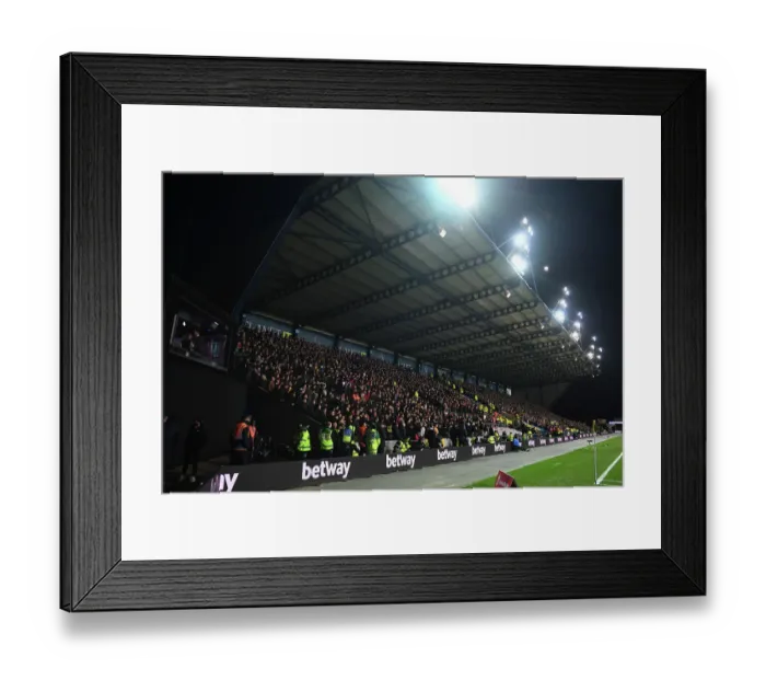 Framed Print : Arsenal Fans Passion: Oxford United vs. Arsenal - Emirates FA Cup 2023