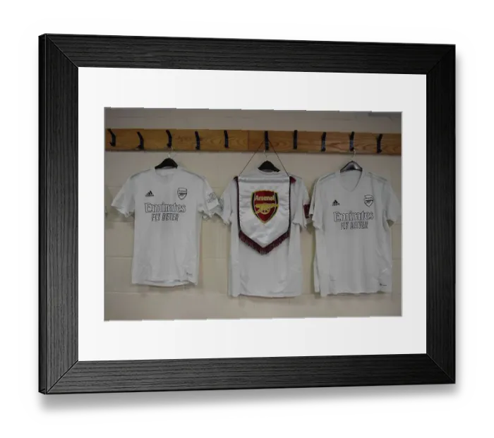Framed Print : Arsenal's Red-Free Away Changing Room: Oxford United vs Arsenal, FA Cup 2023