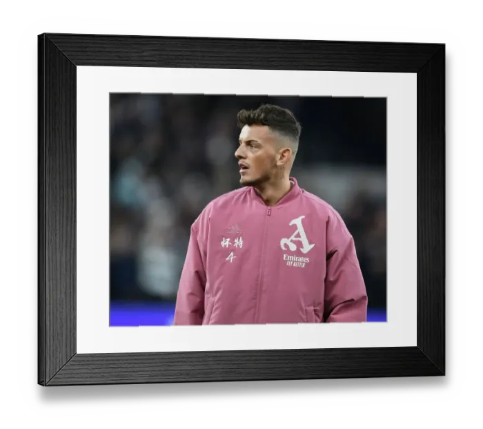 Framed Print : Arsenal's Ben White Prepares for Tottenham Showdown - Premier League 2022-23 Framed Print : Arsenal's Ben White Prepares for Tottenham Showdown - Premier League 2022-23