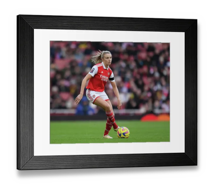 Framed Print : Arsenal's Leah Williamson in Action Against Chelsea in FA Women's Super League 2022-23 at Emirates Stadium