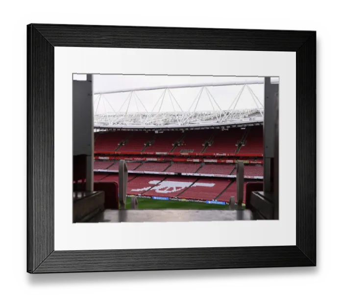 Framed Print : Arsenal vs. Chelsea: Women's Super League Showdown at Emirates Stadium