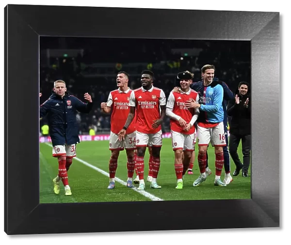 Arsenal Players Celebrate after Tottenham Clash: Zinchenko, Xhaka, Partey, Smith Rowe, Holding