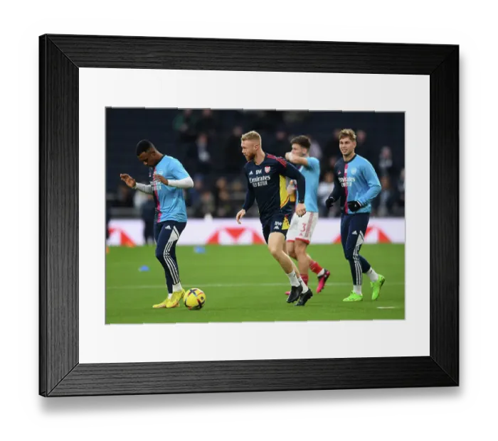 Framed Print : Arsenal's Sam Wilson Prepares for Tottenham Clash: Premier League Showdown in London