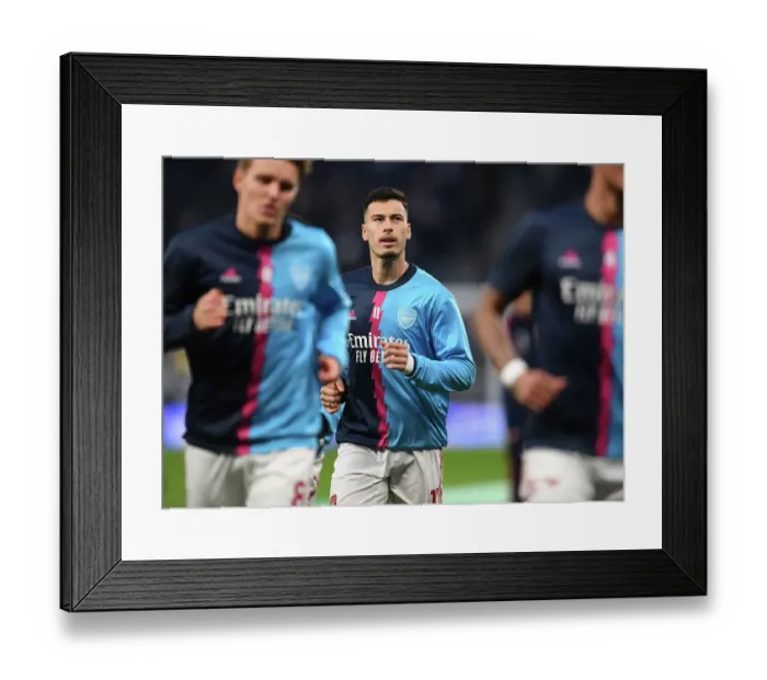 Framed Print : Arsenal's Gabriel Martinelli Warming Up Ahead of Tottenham Showdown - Premier League 2022-23 Framed Print : Arsenal's Gabriel Martinelli Warming Up Ahead of Tottenham Showdown - Premier League 2022-23