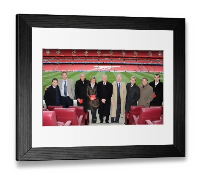 Framed Print : Club level VIP Guests. Arsenal 2: 2 Barcelona. UEFA Champions League. Quarter Final