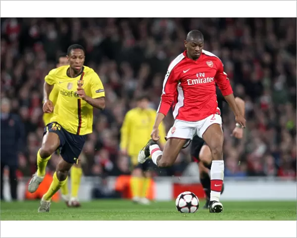 Abou Diaby (Arsenal) Seydou Keita (Barcelona). Arsenal 2: 2 Barcelona. UEFA Champions League