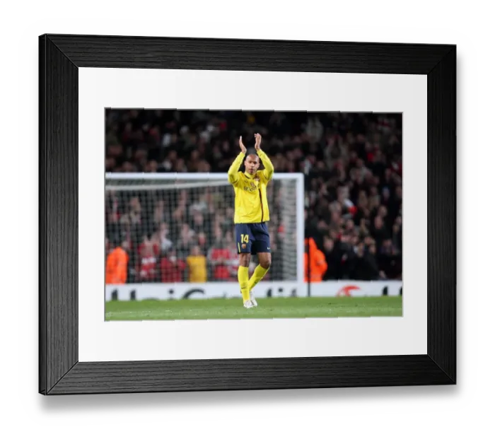 Framed Print : Thierry Henry (Barcelona and Ex Arsenal) claps the fans after the match