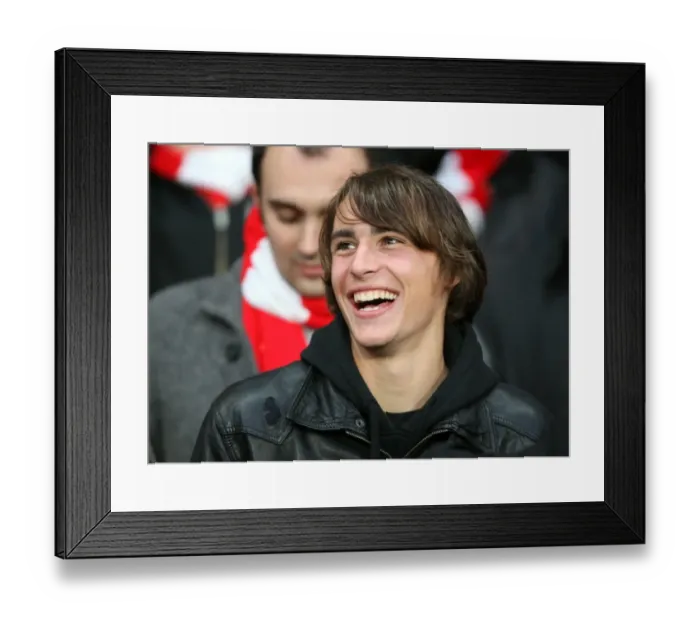 Framed Print : Ignasi Miquel (Arsenal). Arsenal 2: 2 Barcelona. UEFA Champions League. Quarter Final