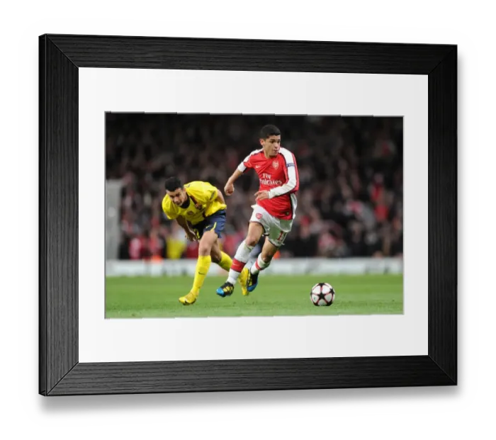Framed Print : Denilson (Arsenal) Pedro Rodriguez (Barcelona). Arsenal 2: 2 Barcelona, UEFA Champions League Framed Print : Denilson (Arsenal) Pedro Rodriguez (Barcelona). Arsenal 2: 2 Barcelona, UEFA Champions League