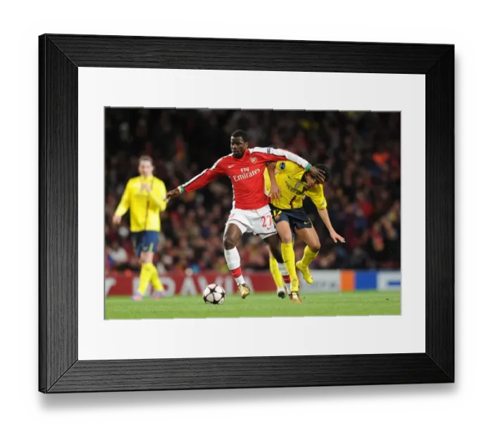 Framed Print : Arsenal vs Barcelona: Eboue vs Busquets - Thrilling 2-2 Champions League Clash