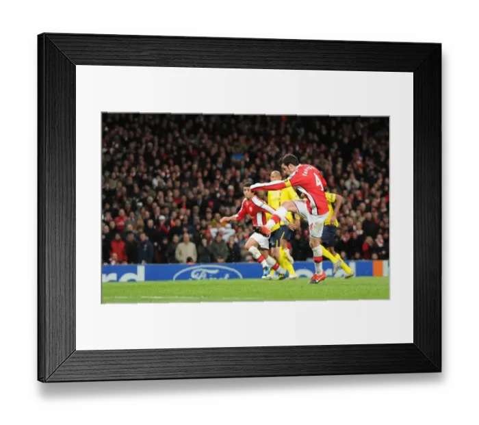 Framed Print : Cesc Fabregas Scores Dramatic Penalty Past Valdes in Arsenal's EUFA Champions League Battle with Barcelona