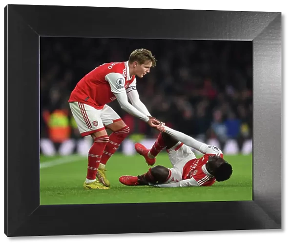 Arsenal vs Manchester United: Martin Odegaard Consoles Bukayo Saka Amid Intense Premier League Clash (2022-23)
