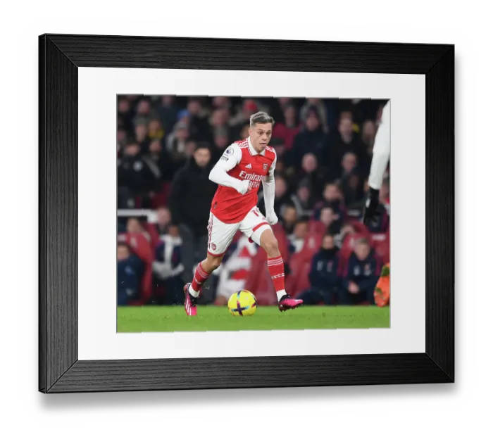 Framed Print : Arsenal's Trossard Shines: Outclassing Manchester United (2022-23) Framed Print : Arsenal's Trossard Shines: Outclassing Manchester United (2022-23)