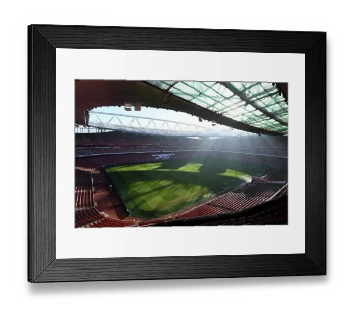 Framed Print : Arsenal vs Manchester United: Premier League Showdown at Emirates Stadium