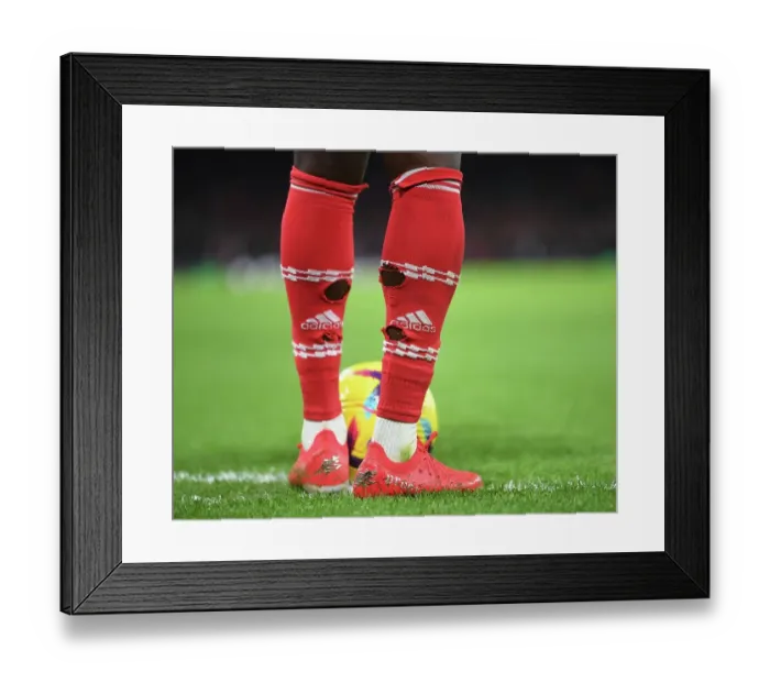 Framed Print : Arsenal's Bukayo Saka Faces Manchester United in the Premier League Framed Print : Arsenal's Bukayo Saka Faces Manchester United in the Premier League