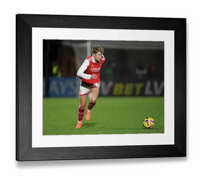 Framed Print : Arsenal Women vs Aston Villa: FA WSL Cup Clash at Meadow Park