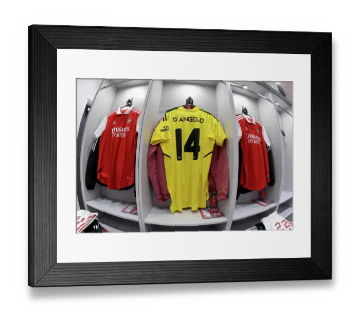 Framed Print : Arsenal's Sabrina D'Angelo Prepares for Conti Cup Clash Against Aston Villa