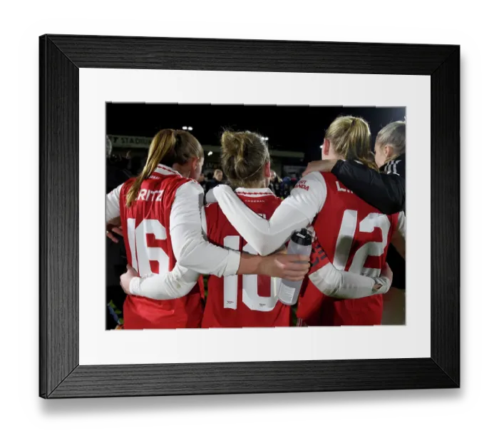 Framed Print : Arsenal Women's Team Celebrates Victory in FA Women's Continental Tyres League Cup: Triumphant Huddle