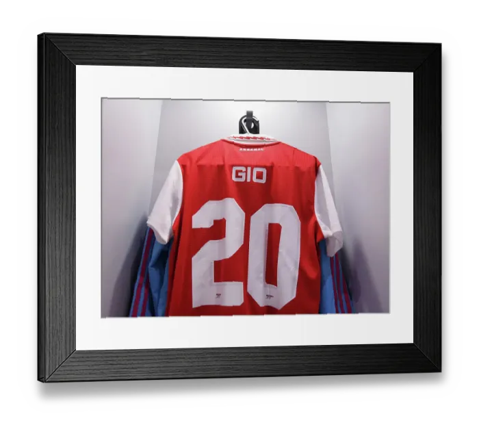 Framed Print : Arsenal Women's FA Cup: Pre-Match Focus in the Dressing Room Framed Print : Arsenal Women's FA Cup: Pre-Match Focus in the Dressing Room