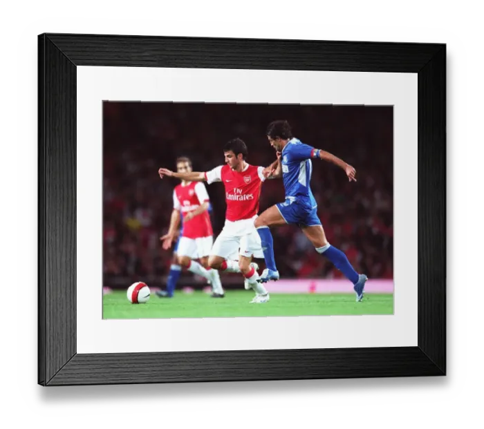 Framed Print : Cesc Fabregas (Arsenal) Zoran Mamic (Dinamo)