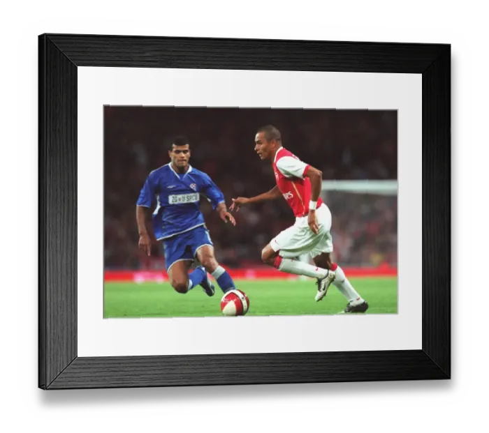 Framed Print : Gilberto (Arsenal) Etto (Dinamo) Framed Print : Gilberto (Arsenal) Etto (Dinamo)