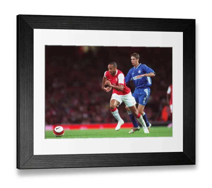 Framed Print : Thierry Henry (Arsenal) Marijan Buljat (Dinamo) Framed Print : Thierry Henry (Arsenal) Marijan Buljat (Dinamo)