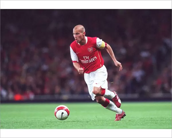 Freddie Ljungberg in Action: Arsenal's 2:1 Victory over Dinamo Zagreb in the UEFA Champions League Qualifier at Emirates Stadium, 2006