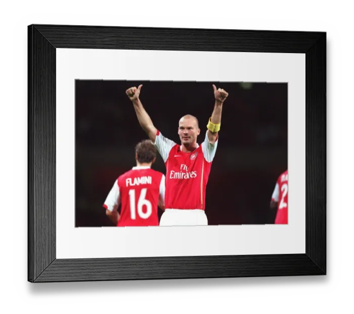 Framed Print : Freddie Ljungberg celebrates scoring Arsenal 1st goal