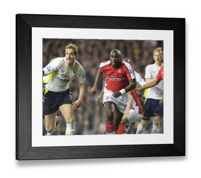 Framed Print : Sol Campbell (Arsenal) Michael Dawson (Tottenham). Tottenham Hotspur 2: 1 Arsenal