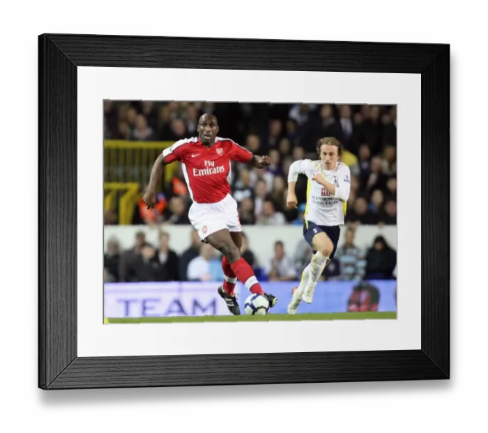 Framed Print : Campbell vs. Modric: A Rivalry Renewed - Arsenal vs. Tottenham, 2:1