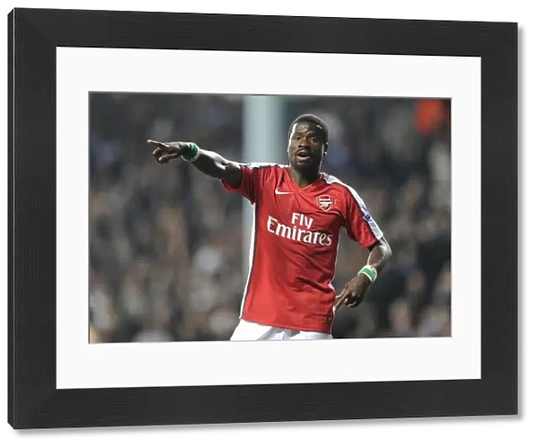 Emmanuel Eboue (Arsenal). Tottenham Hotspur 2: 1 Arsenal, Barclays Premier League